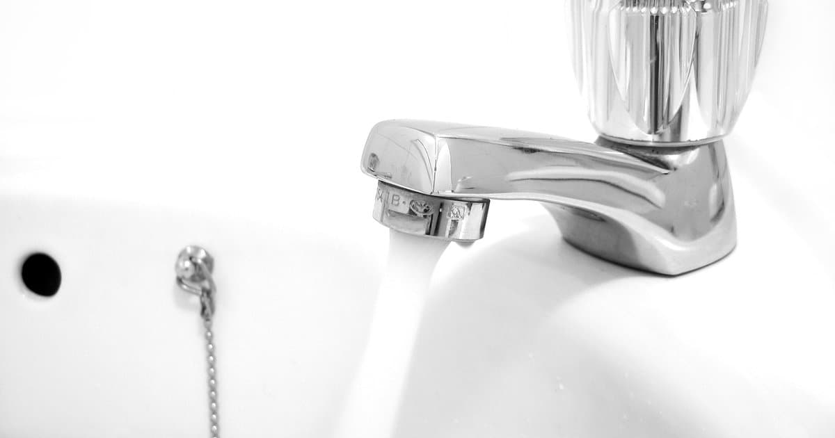 5 Signs Your Tap Water Needs Testing